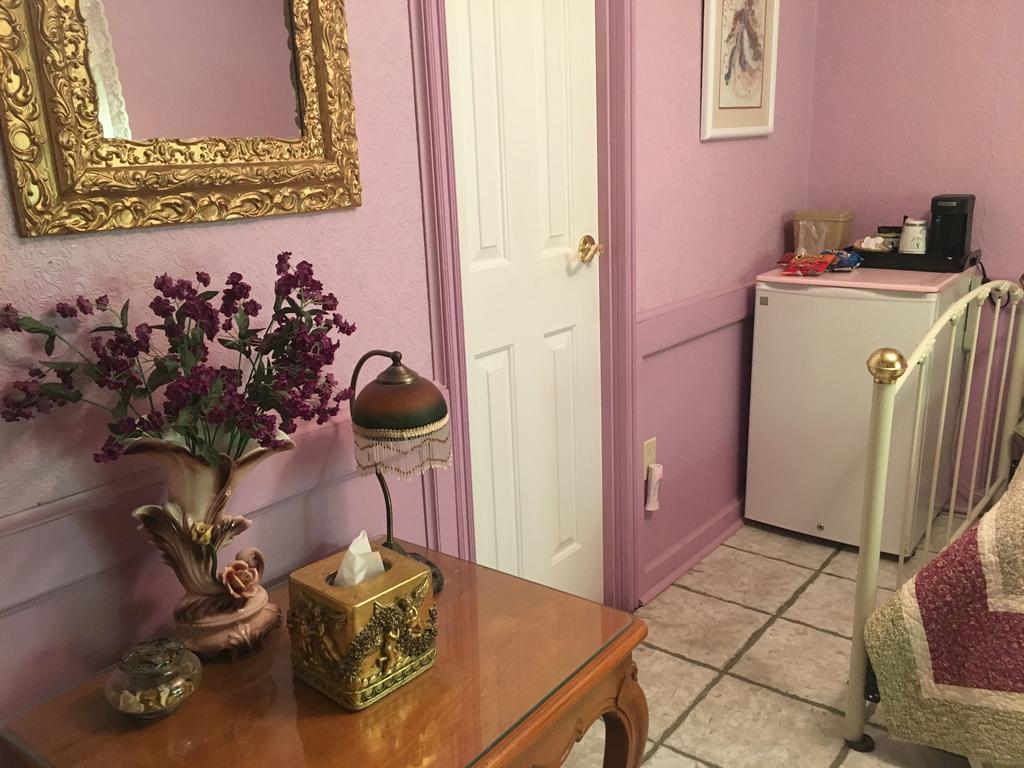 Shady Lady Bed And Breakfast Scottys Junction Экстерьер фото
